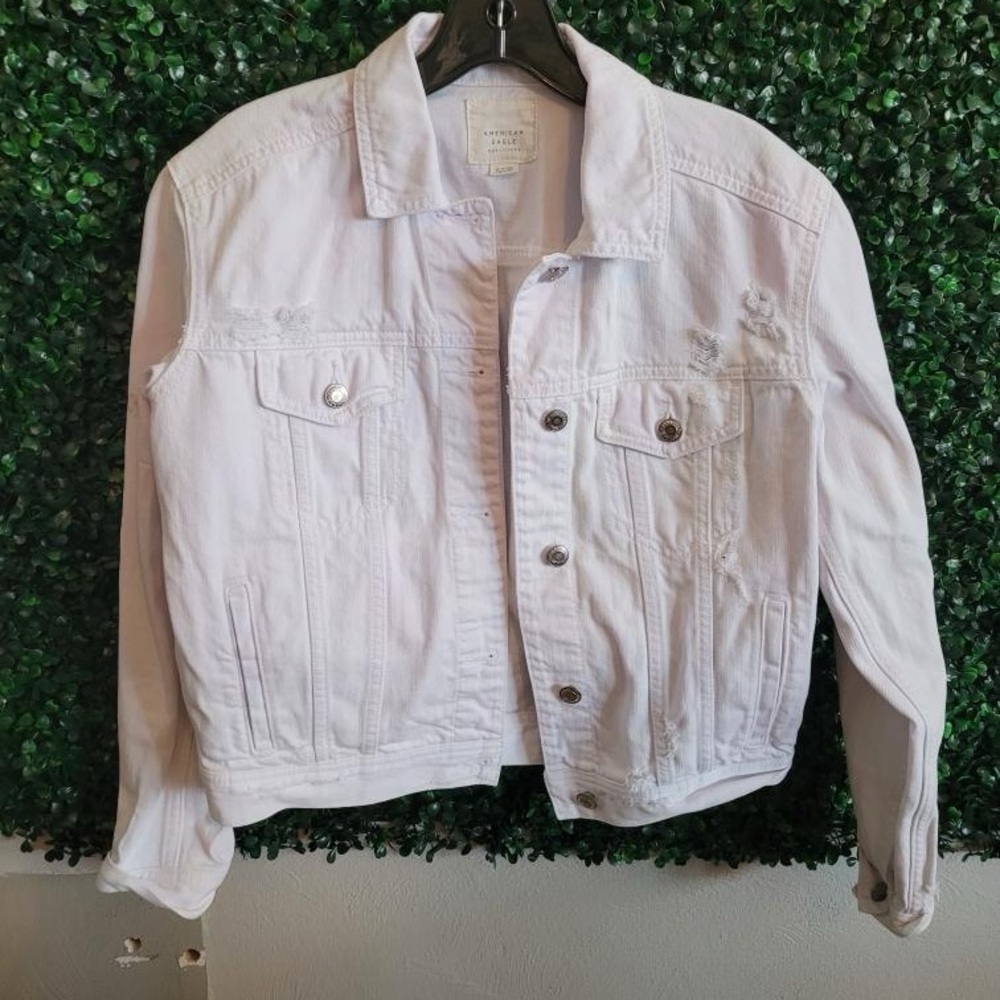 White Denim Jacket
American Eagle
XS
Women’s